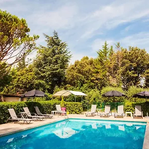 Hotel Le Petit Manoir Logis Les Angles (Gard)